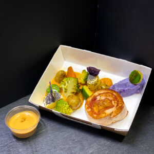 Plat Virtuose à base de ballottine de volaille farcie aux champignons